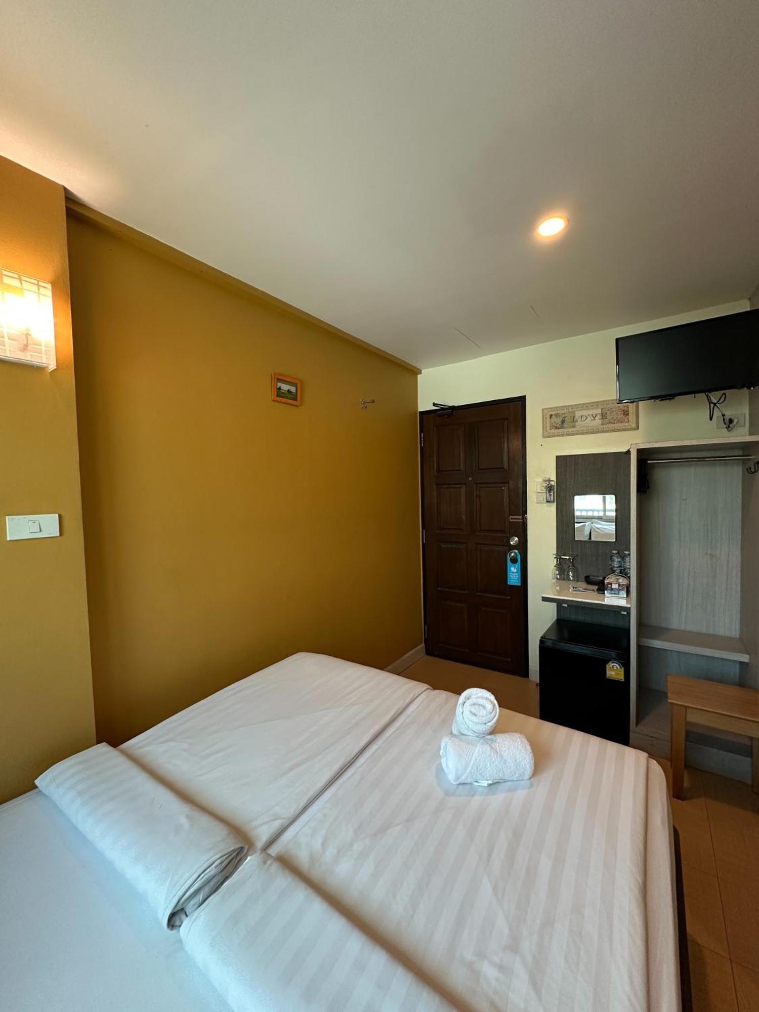 Bbhouse Phra Athit Hotel Bangkok Luaran gambar